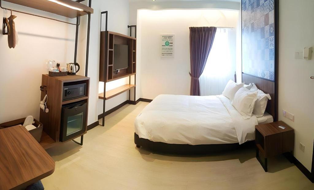 Styles Hotel Malacca Exterior photo